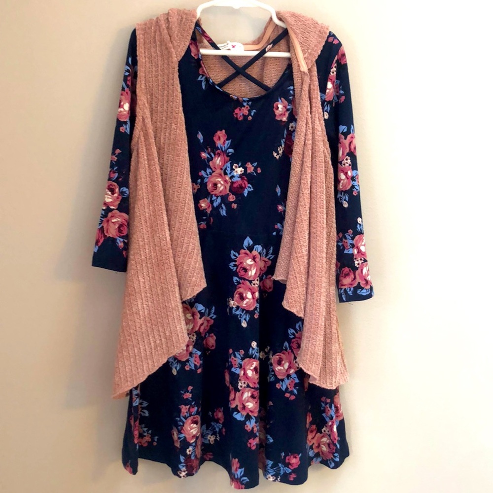 Beauties dress. Girls size 8.